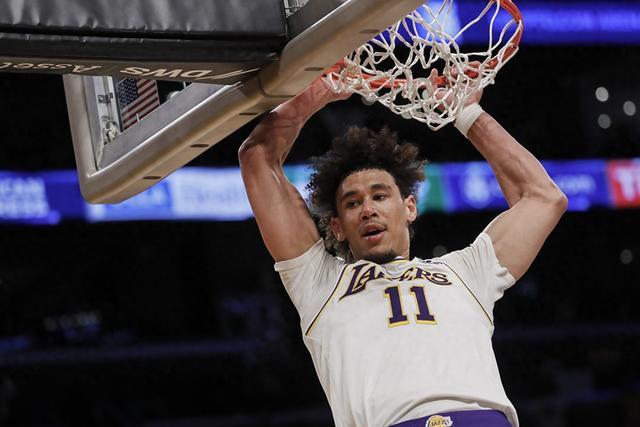 荒唐的皇位争夺：一场意外的“反叛